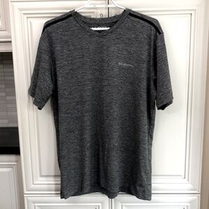 Columbia Omni-wick men’s v-neck athletic t-shirt